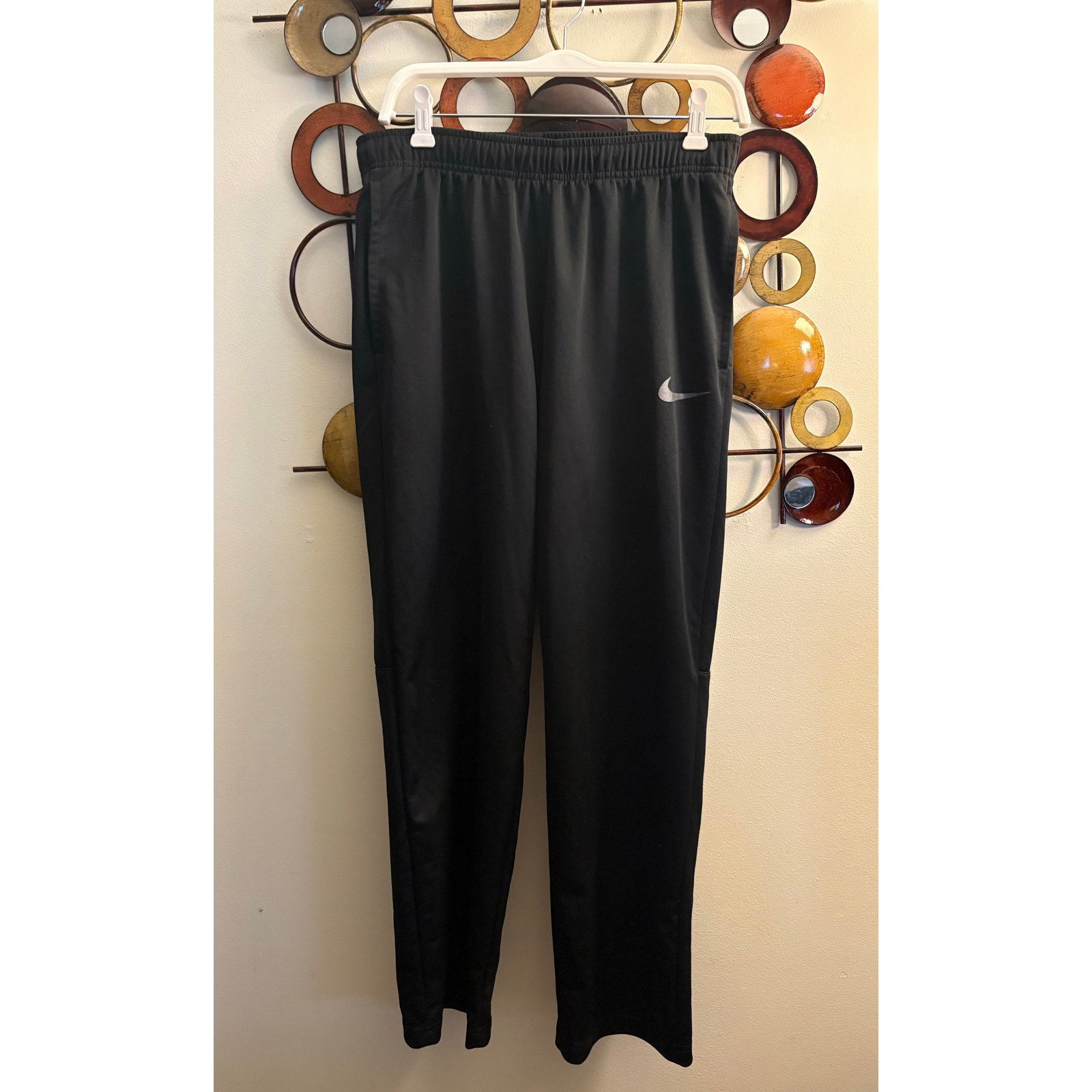 Nike Men’s Medium Sweatpants With Gray Logo
